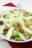 Mixed salad with green apple and walnuts