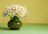Big daisy bouquet in a vase