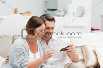 Futur parents looking at X-ray