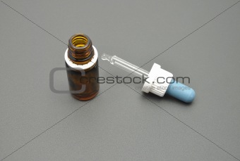 Detailed but simple image of medical flask