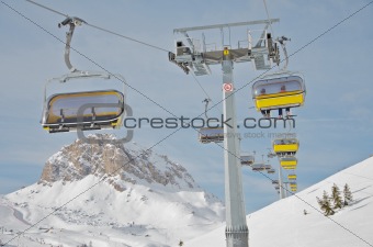 Ski chair lift