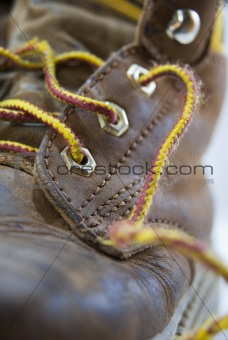 Shoe with shoelace