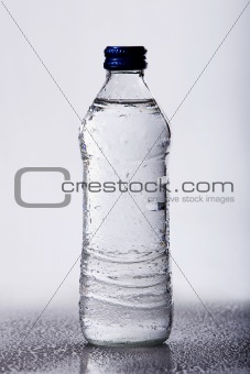 Water bottle with drops