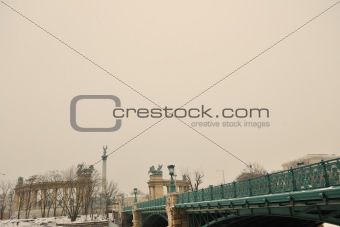 budapest chain bridge at day