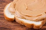 Bread is smeared Peanut butter