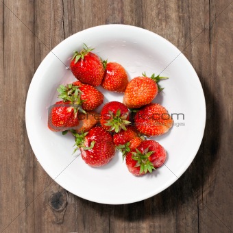 ripe strawberries on the plate