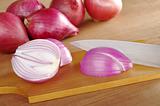 Cutting Red Onions
