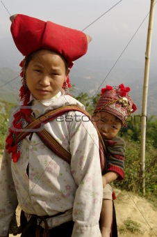 Red Hmong Sapa ethnic woman and baby
