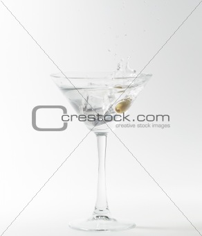 martini cocktail splashing