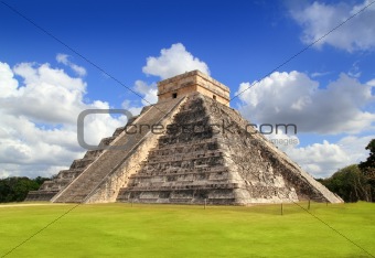 Ancient Chichen Itza Mayan pyramid temple Mexico