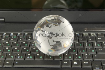  globe on laptop