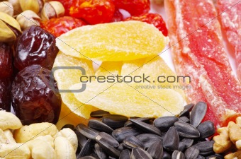  assorted dried fruits
