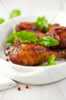 Roast chicken flavoured with basil and pink peppercorns