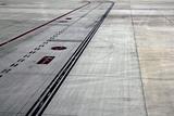 landing runway road airplanes traffic signals lines