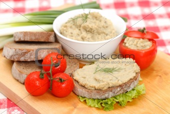 Fresh eggplant salad