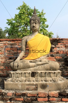 Seating Buddha image