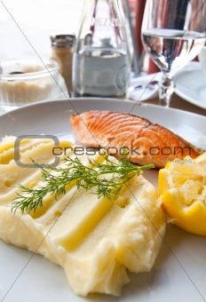 grilled salmon and lemon