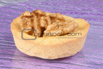 Mini walnut fruit tart