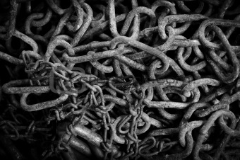Rusty chain texture in black and white