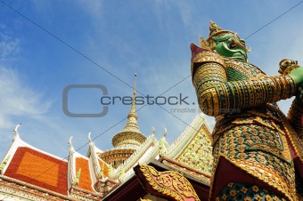 giant symbol and roof, Wat Arun temple 