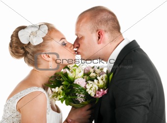 wedding couple kissing