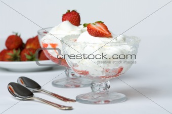 Dessert with cream and strawberries 