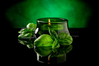 Candle with basil flavour