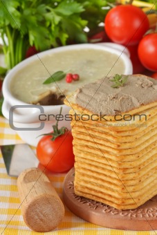 Pate, tomatoes and crackers.