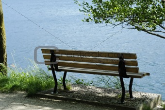 Empty bench on the lake