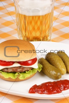 Mini cheese burger, beer and pickles