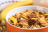 Wholewheat Cereal with Banana and Nuts