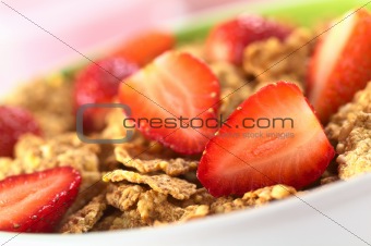 Wholewheat Flakes with Fresh Strawberries