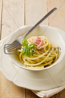 Pasta with sour cream and ham