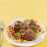 spaghetti and meatballs with copyspace