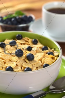 Sweet Corn Flakes with Blueberries