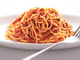spaghetti noodles in tomato sauce