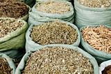 traditional herbs in vietnam market
