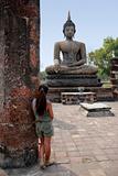 sukhothai buddha statue temple ruins