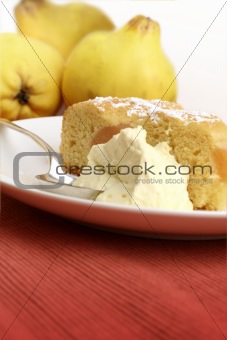 Quince dessert with fruit