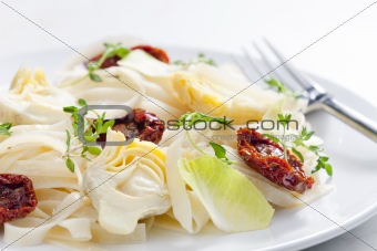 pasta with dried tomatoes and artichokes