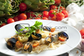 pasta with mussels, artichokes and cherry tomatoes