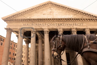 horse carriage and Pantheon