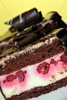 Cake with raspberries and chocolate