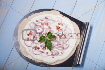 raw onion tart with ham 