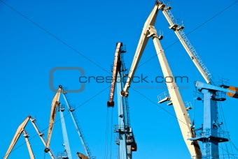 Transportation cranes