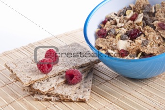 Breakfast Cereal with crispbread and raspberries