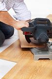 Cutting laminate flooring pieces