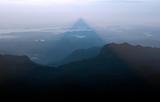 Shadow of the mountain, Sri pada