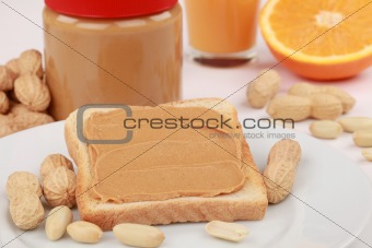 Toast with peanut butter