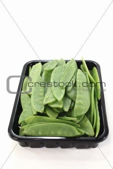 green Sugar peas in a bowl